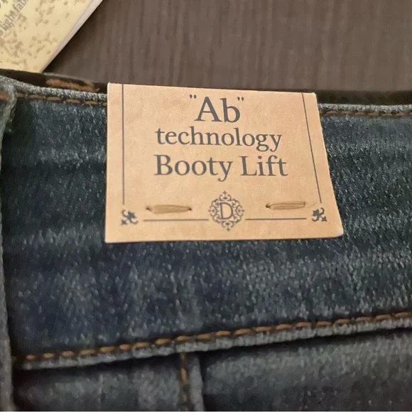 Democracy Relaxed Fit Light Blue Jeans - Picture 5 of 9